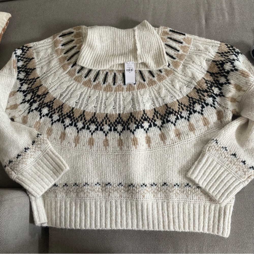 Old Navy turtle neck. NWT. XL